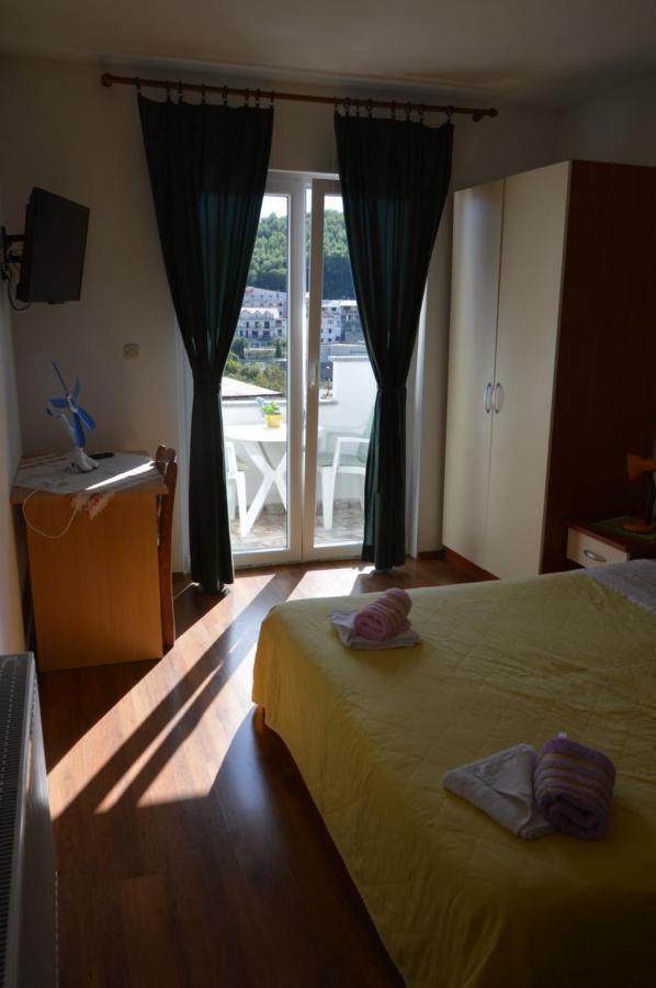 Apartman Mare ดริเวนิก ภายนอก รูปภาพ